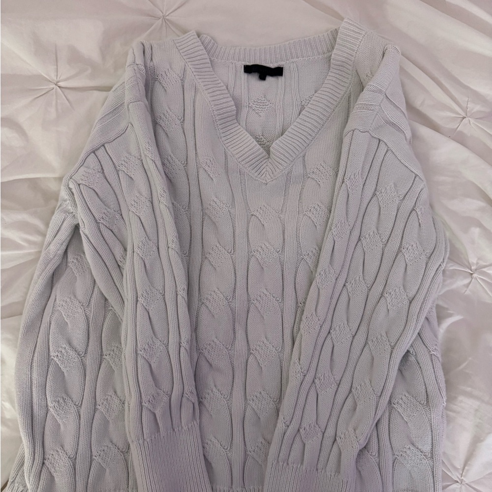 Elegant V-Neck Cable Knit Sweater - Soft Gray